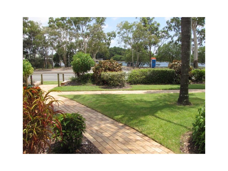 8/45 Quiet Waters East, Bradman Avenue,, Maroochydore QLD 4558