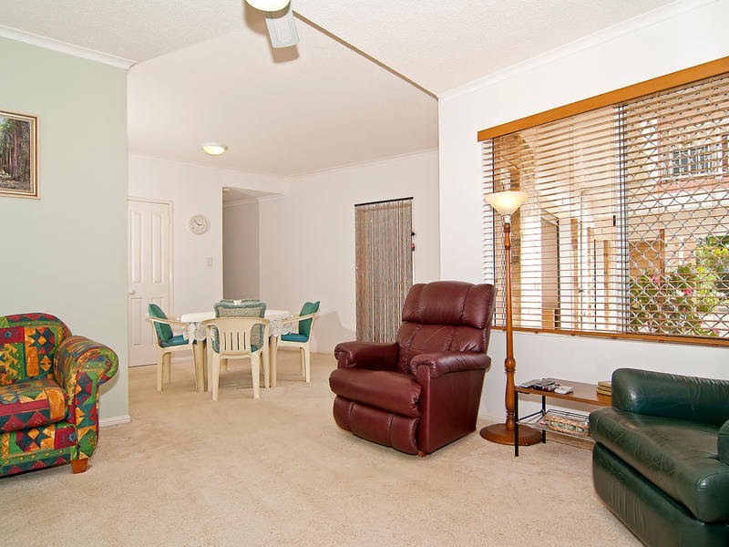 2/78 Broadwater Avenue, Maroochydore QLD 4558