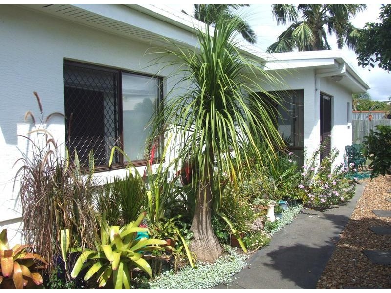 2/28 Amadon, Balyata Street, Warana QLD 4575