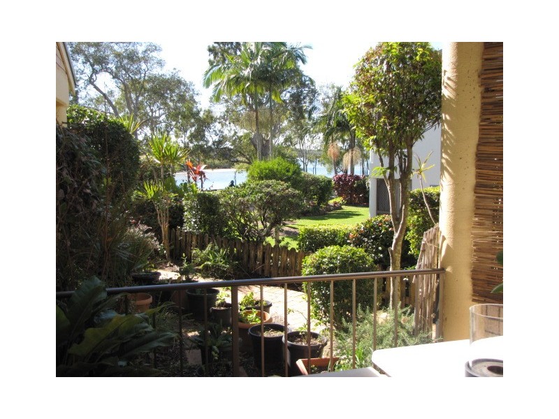 2/41 Quiet Waters East, Bradman Avenue, Maroochydore QLD 4558