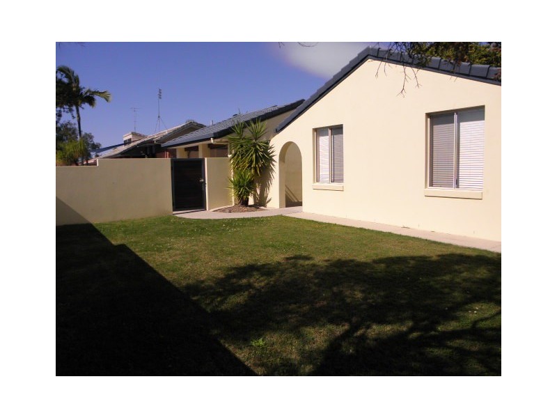 17 Balyarta Crescent, Mooloolaba QLD 4557