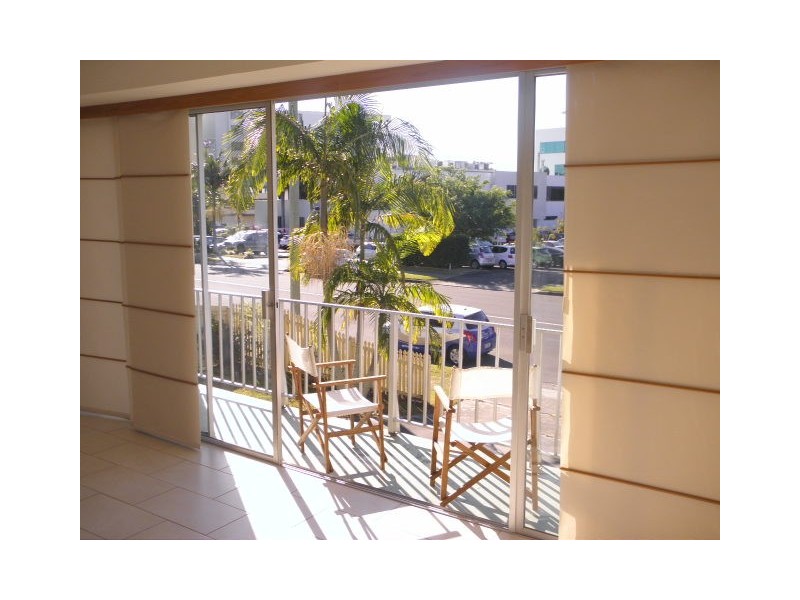 2/75 Boroka Haus, Memorial Avenue, Maroochydore QLD 4558