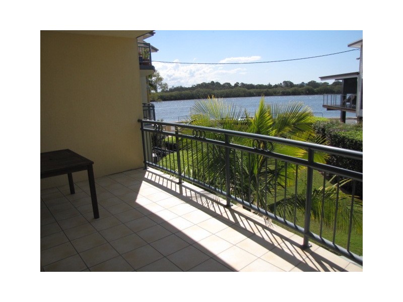 4/201 Catamarina, Bradman Avenue, Maroochydore QLD 4558