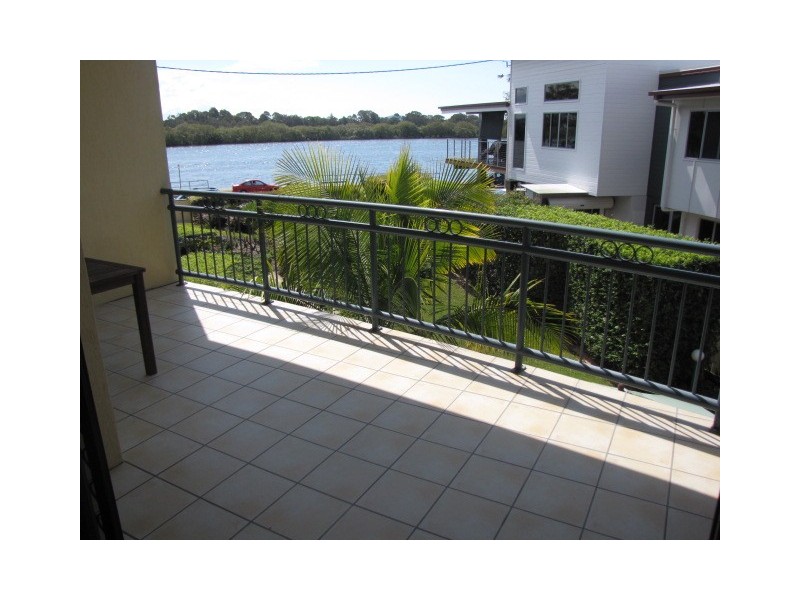4/201 Catamarina, Bradman Avenue, Maroochydore QLD 4558