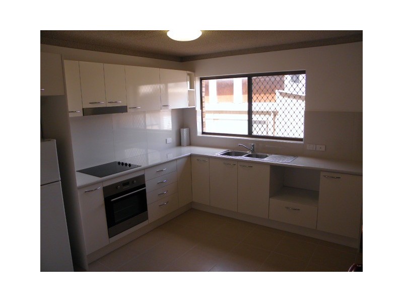 2/16-18 Merinda Lodge, Douglas Street, Mooloolaba QLD 4557
