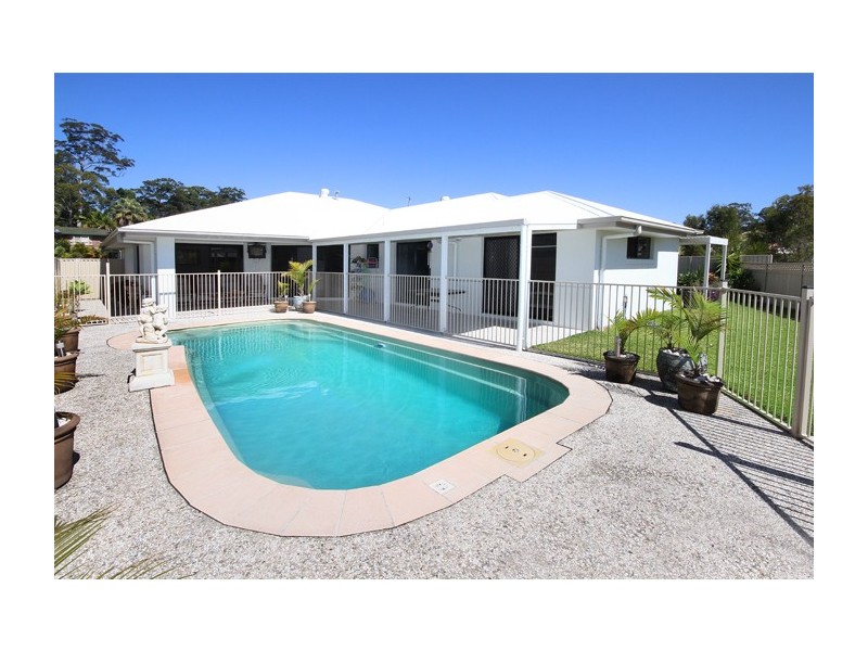 4 Rosslare Court, Kuluin QLD 4558