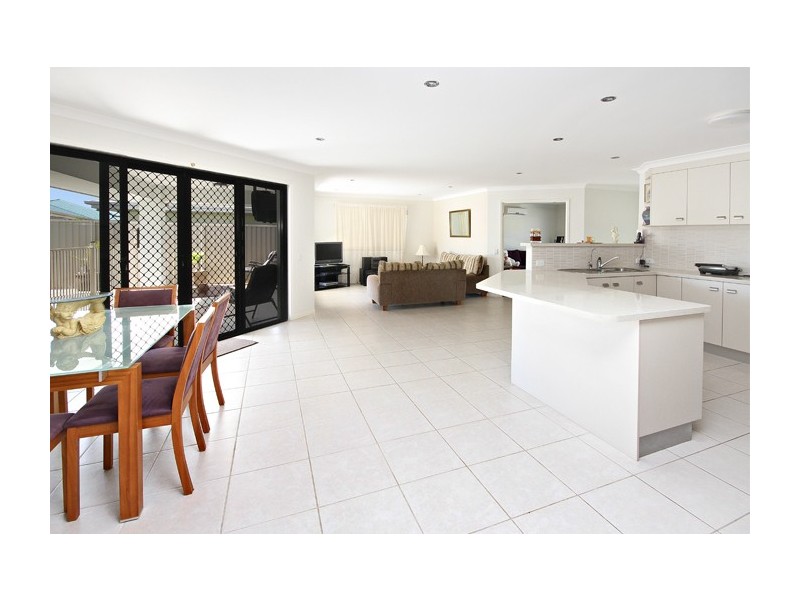 4 Rosslare Court, Kuluin QLD 4558