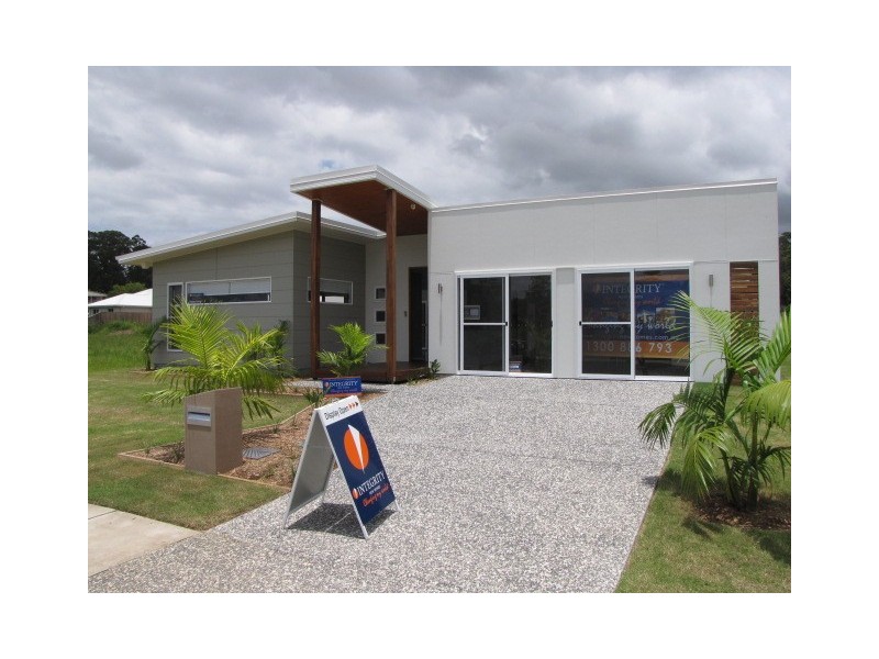 19 Forest Pines Boulevard, Forest Glen QLD 4556