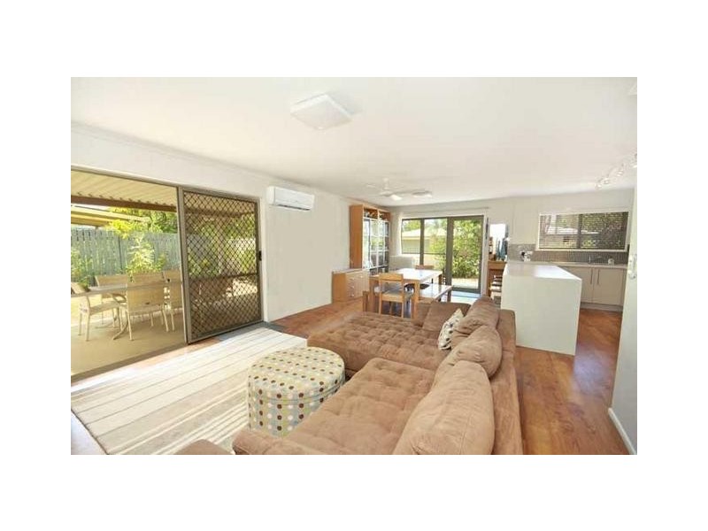 16 Adelong Crescent, Buddina QLD 4575