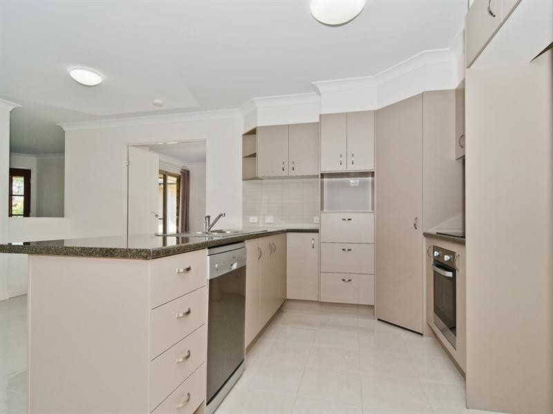 21 Crows Ash Drive, Kuluin QLD 4558