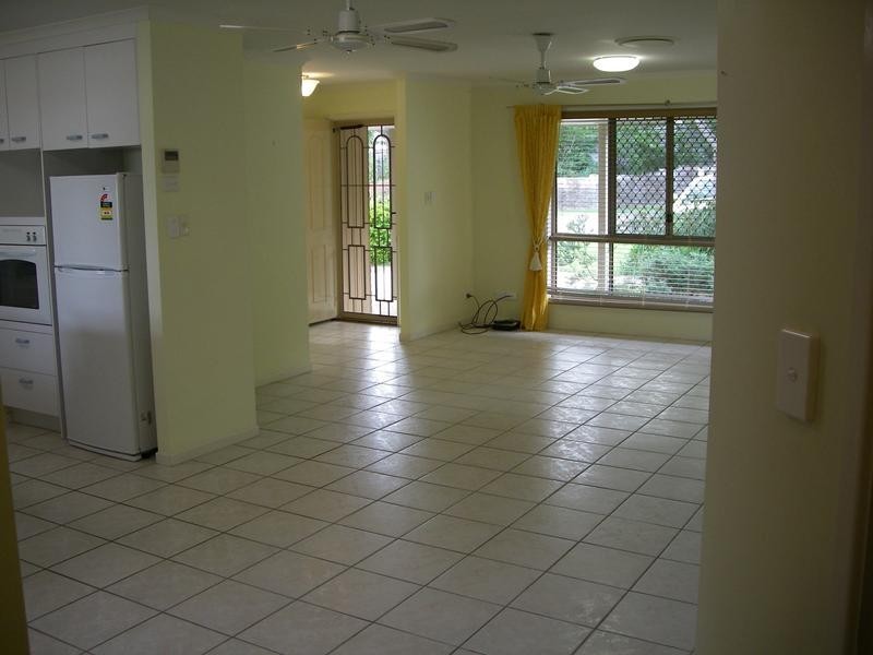 2/3 Radiata Court, Radiata Drive, Maroochydore QLD 4558