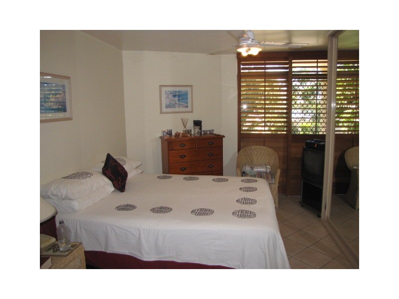 2/41 Quiet Waters East, Bradman Avenue, Maroochydore QLD 4558