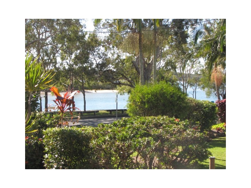 2/41 Quiet Waters East, Bradman Avenue, Maroochydore QLD 4558