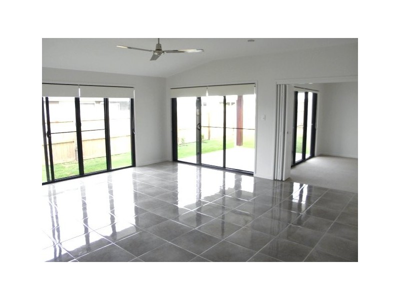 28 Lark Circuit, Mountain Creek QLD 4557