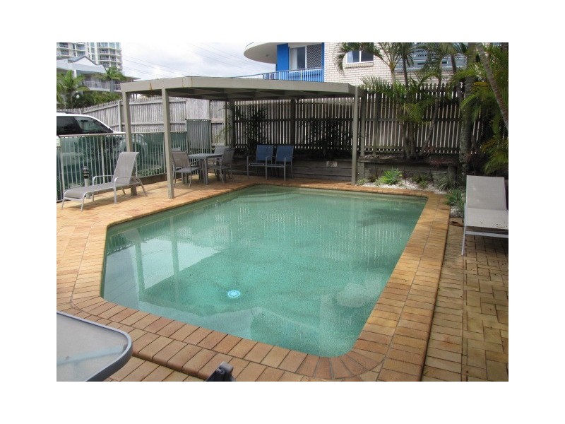 2/10 Surfcomber on the Beach, Beach Parade, Maroochydore QLD 4558