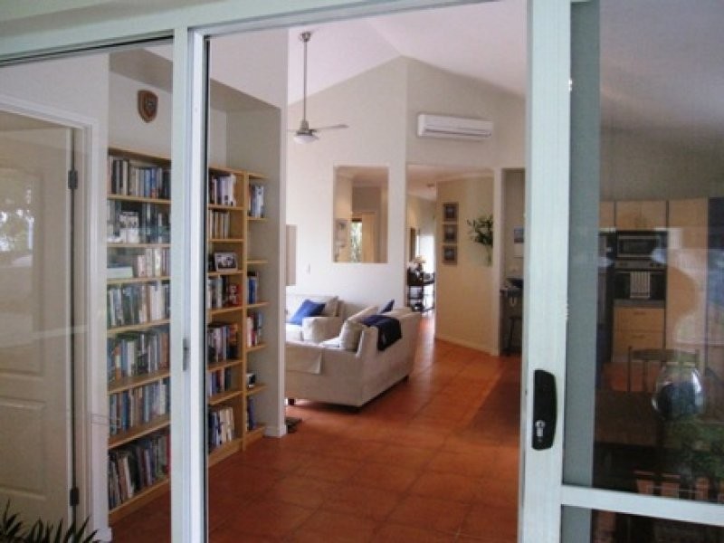 21 St Lucia Crescent, Kawana Island QLD 4575