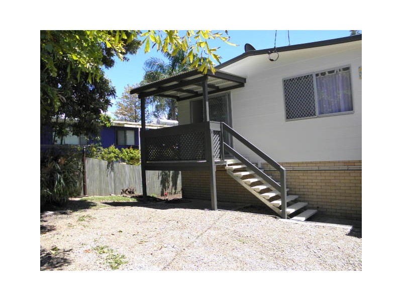 27 Oloway Crescent, Alexandra Headland QLD 4572