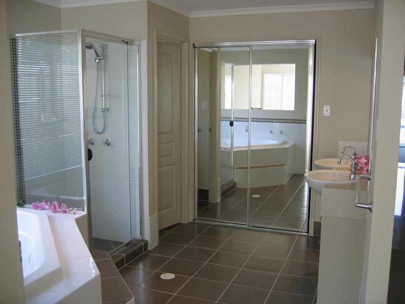 9 Calais Court, Kuluin QLD 4558