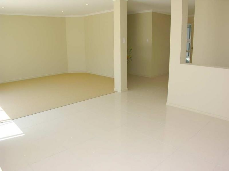 9 Calais Court, Kuluin QLD 4558