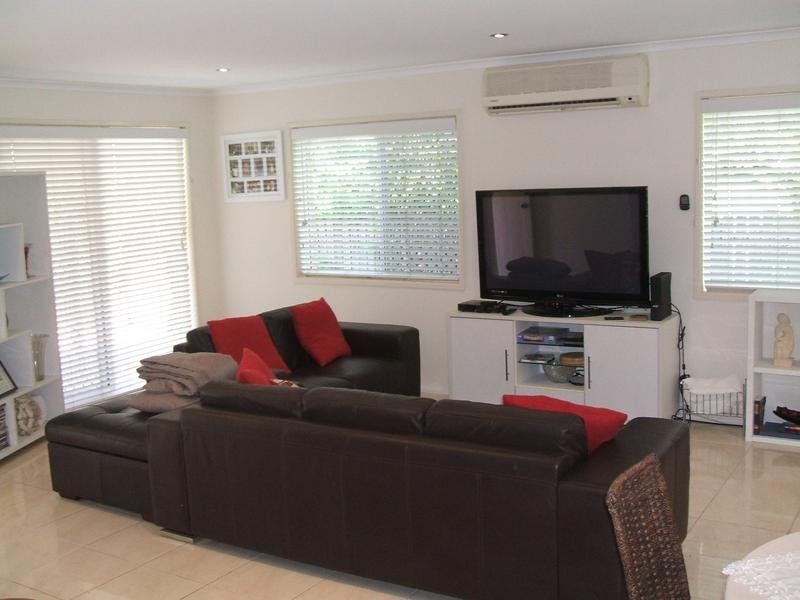 2/231 Maldon Place, 231 Broadwater Avenue, Maroochydore QLD 4558