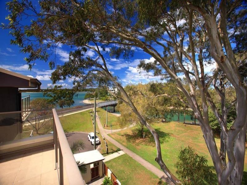 2/3 Park Beach, Bradman Avenue, Maroochydore QLD 4558