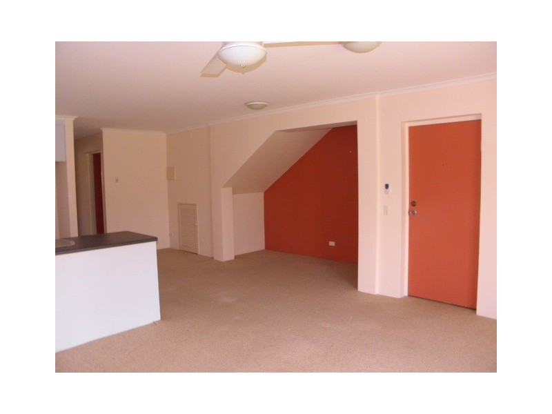 1/45 Quiet Waters, Bradman Avenue, Maroochydore QLD 4558