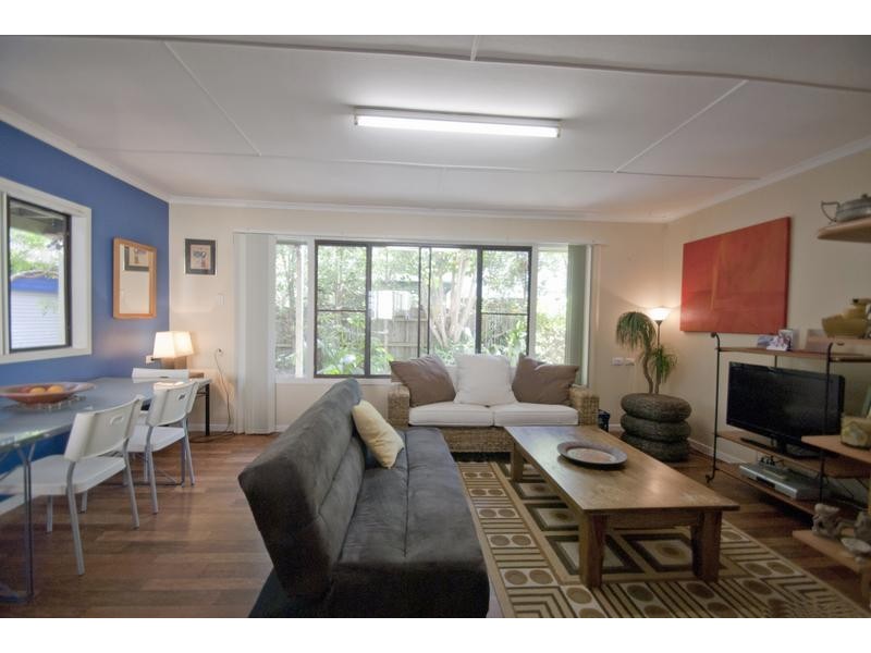 25 Oloway Crescent, Alexandra Headland QLD 4572