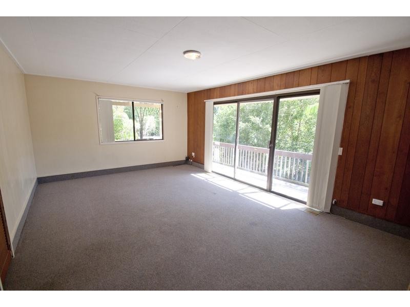 25 Oloway Crescent, Alexandra Headland QLD 4572