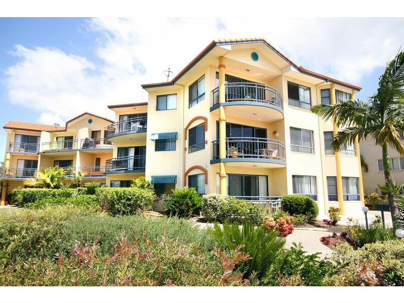 4/201-203 ‘Catamarina’ Bradman Avenue, Maroochydore QLD 4558