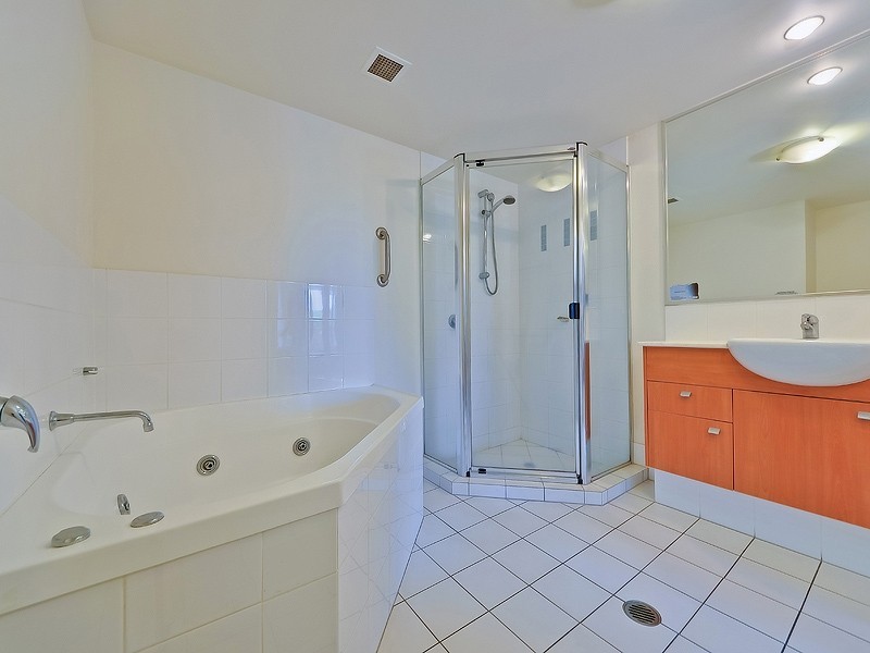 225/10 Lagoons at Seaforth, Okinja Road, Alexandra Headland QLD 4572