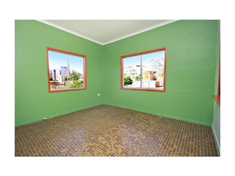 44 Burnett Street, Mooloolaba QLD 4557