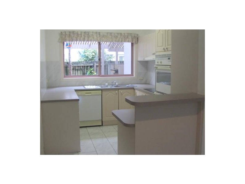 2/7 ‘Fifth Avenue Terraces’ Fifth Avenue, Maroochydore QLD 4558