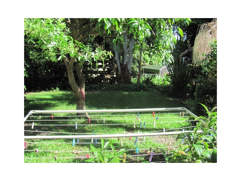 27 Oloway Crescent, Alexandra Headland QLD 4572