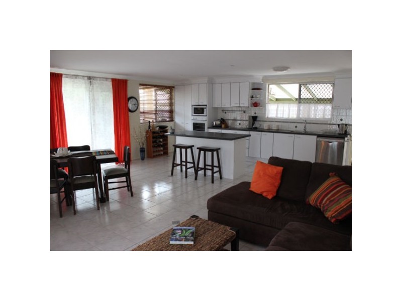 8 Doondoon Street, Currimundi QLD 4551