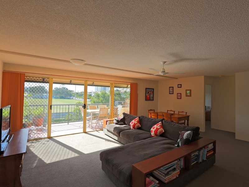 9/27 The Ultimate, Kingsford Smith Parade, Maroochydore QLD 4558