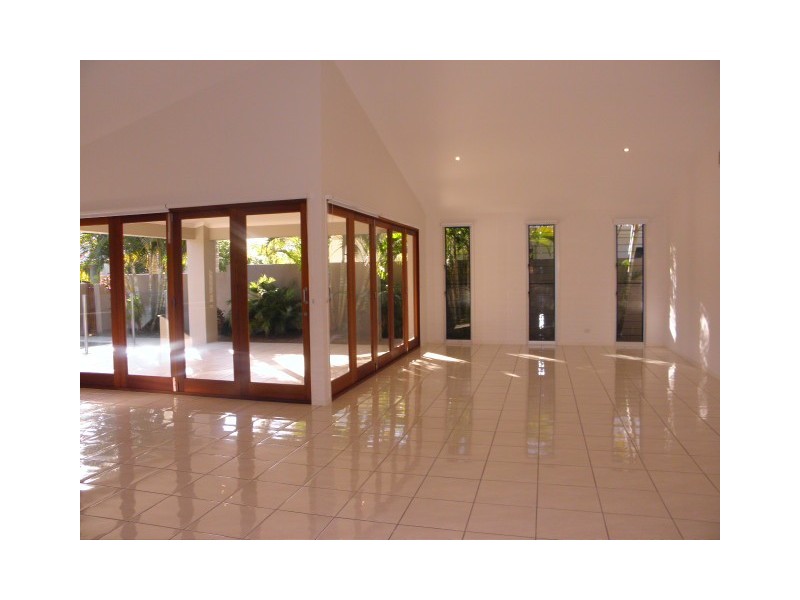 7 Parsons Bank Drive, Twin Waters QLD 4564