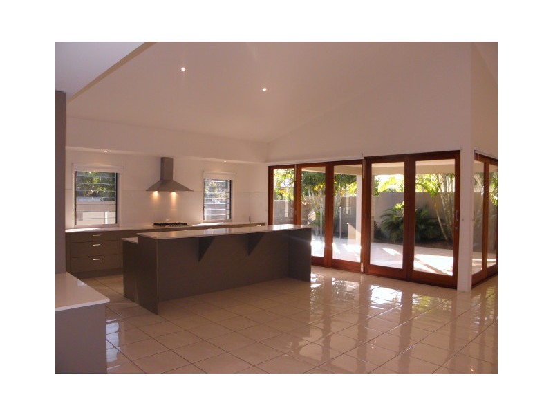 7 Parsons Bank Drive, Twin Waters QLD 4564