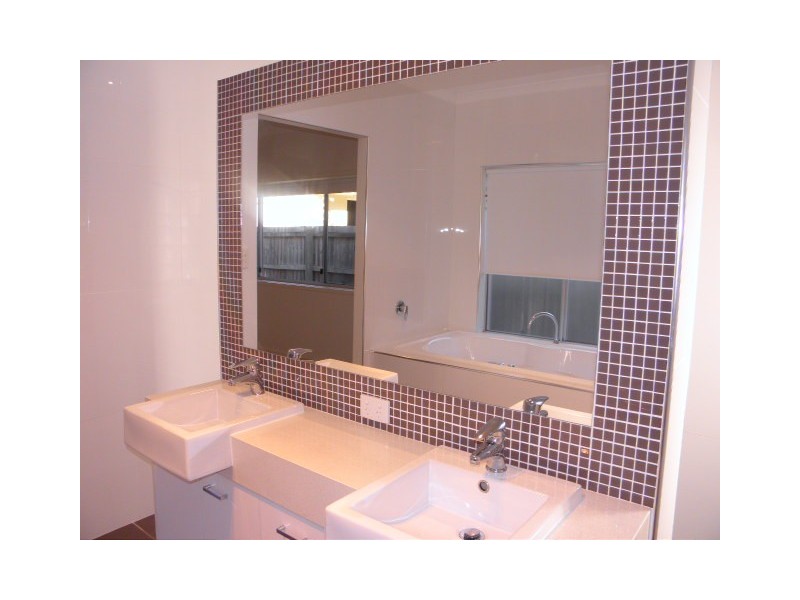 7 Parsons Bank Drive, Twin Waters QLD 4564