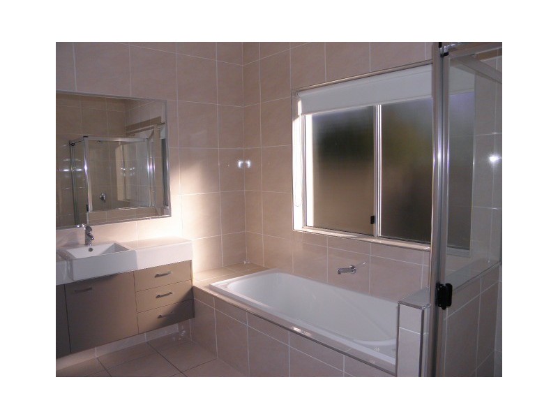 7 Parsons Bank Drive, Twin Waters QLD 4564