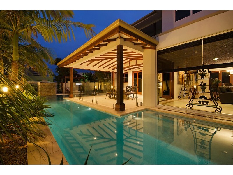 10 Barbuda Circuit, Kawana Island QLD 4575