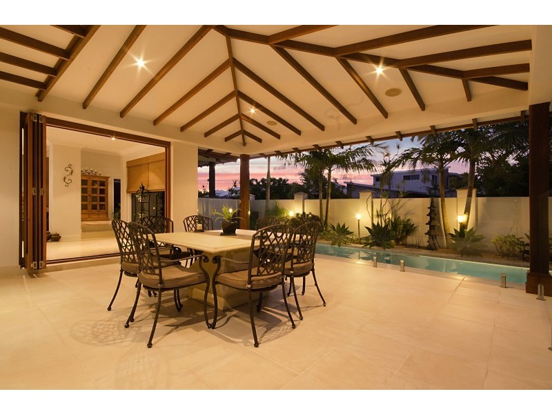 10 Barbuda Circuit, Kawana Island QLD 4575