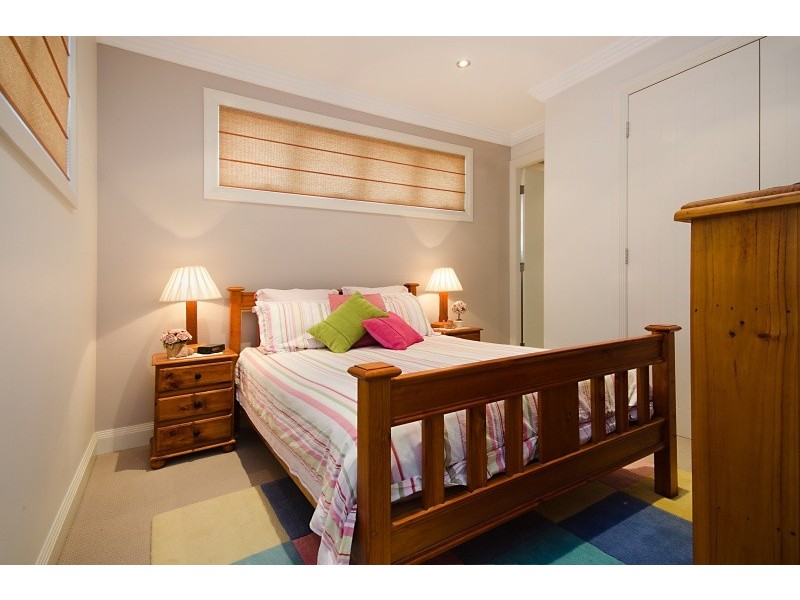 10 Barbuda Circuit, Kawana Island QLD 4575