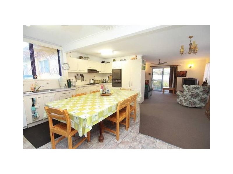 45 Surf Road, Alexandra Headland QLD 4572