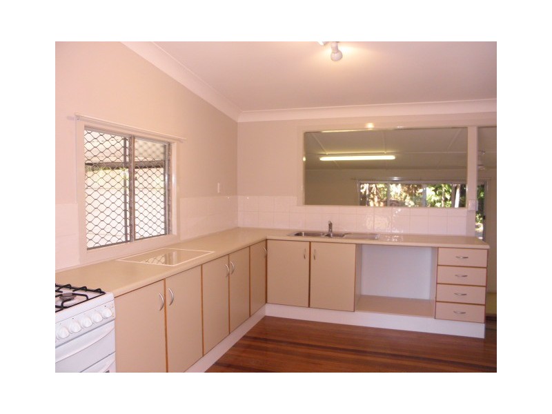 35 Broadwater Avenue, Maroochydore QLD 4558