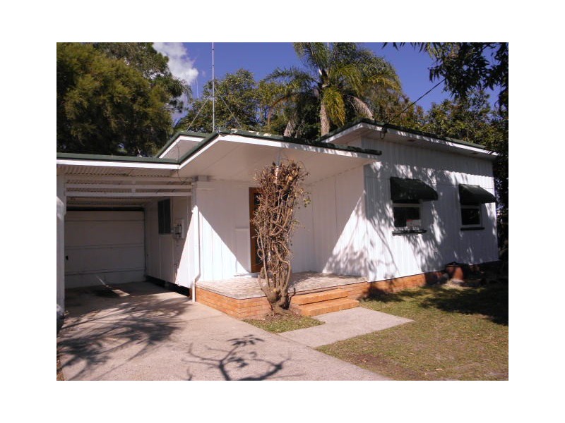 35 Broadwater Avenue, Maroochydore QLD 4558