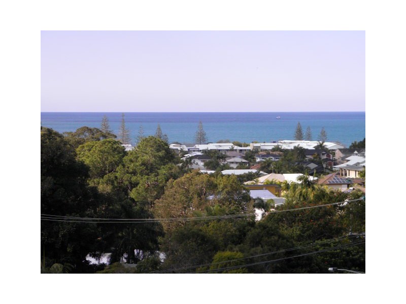 15 Yakola Parade, Alexandra Headland QLD 4572