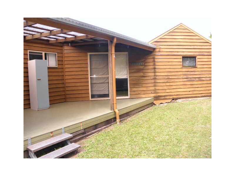 15 Yakola Parade, Alexandra Headland QLD 4572
