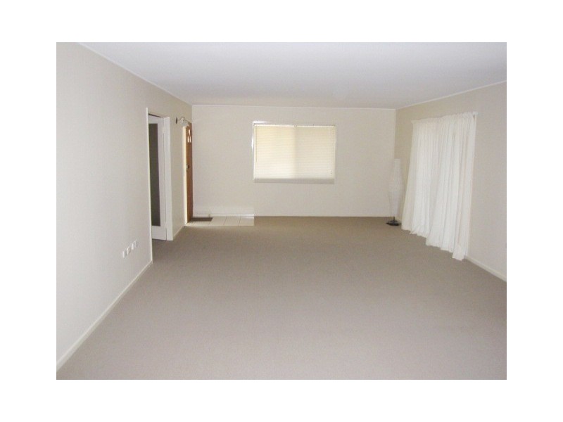 37 Surf Road, Alexandra Headland QLD 4572