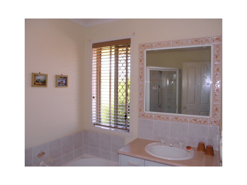 2/3 Radiata Drive, Maroochydore QLD 4558