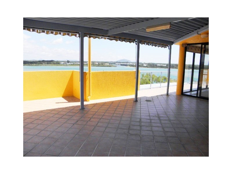 18/12 ‘Crystal Waters’ Picnic Point Esplande, Maroochydore QLD 4558